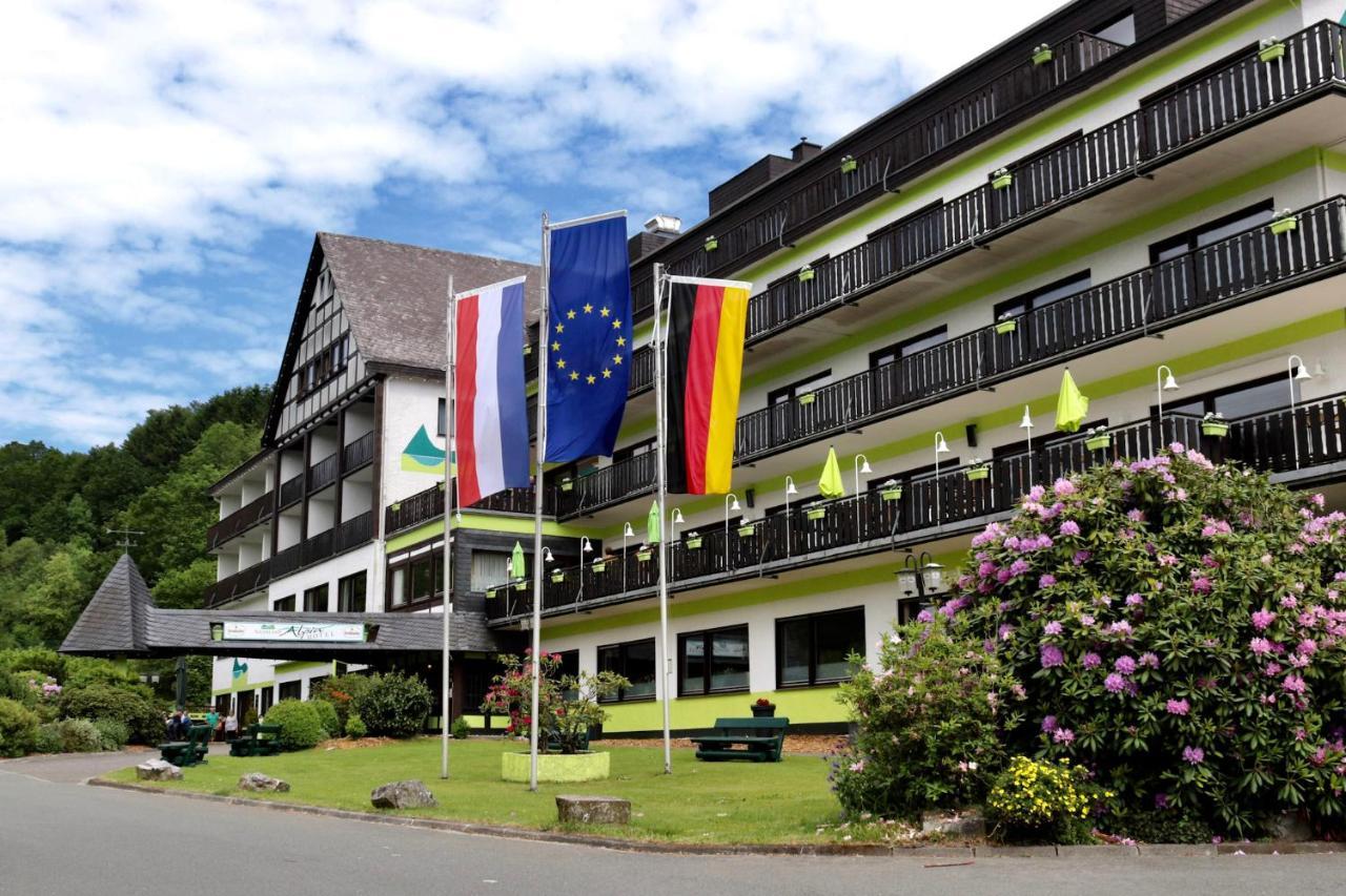 Sauerland Alpin Hotel Schmallenberg Esterno foto