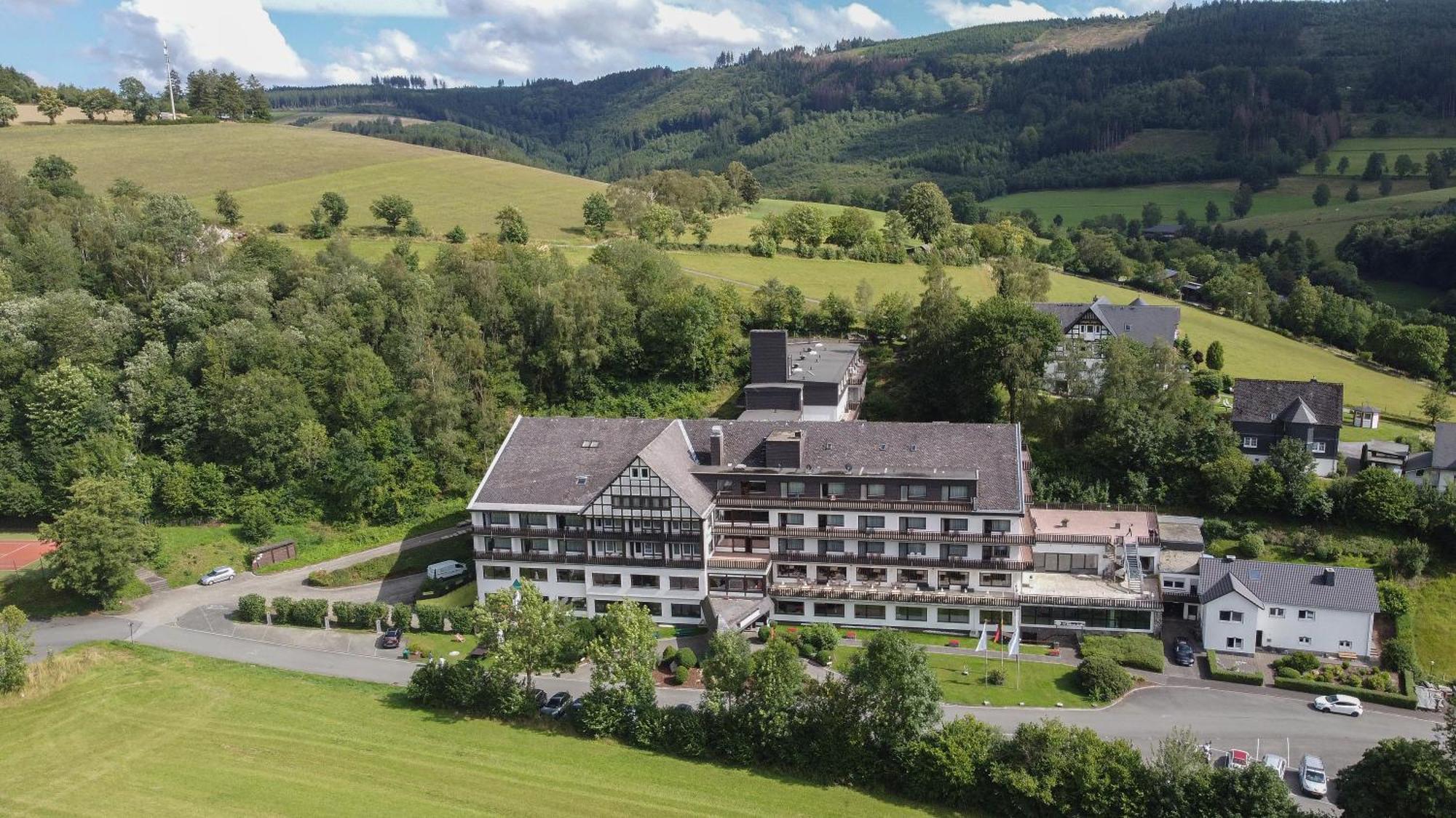 Sauerland Alpin Hotel Schmallenberg Esterno foto