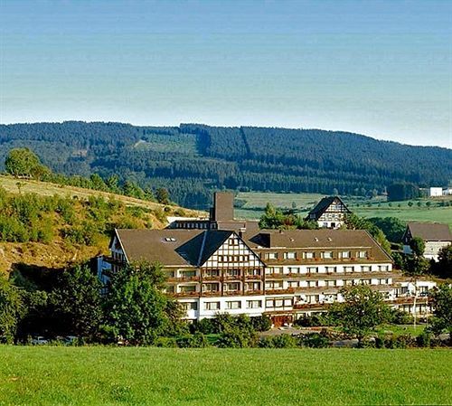 Sauerland Alpin Hotel Schmallenberg Esterno foto